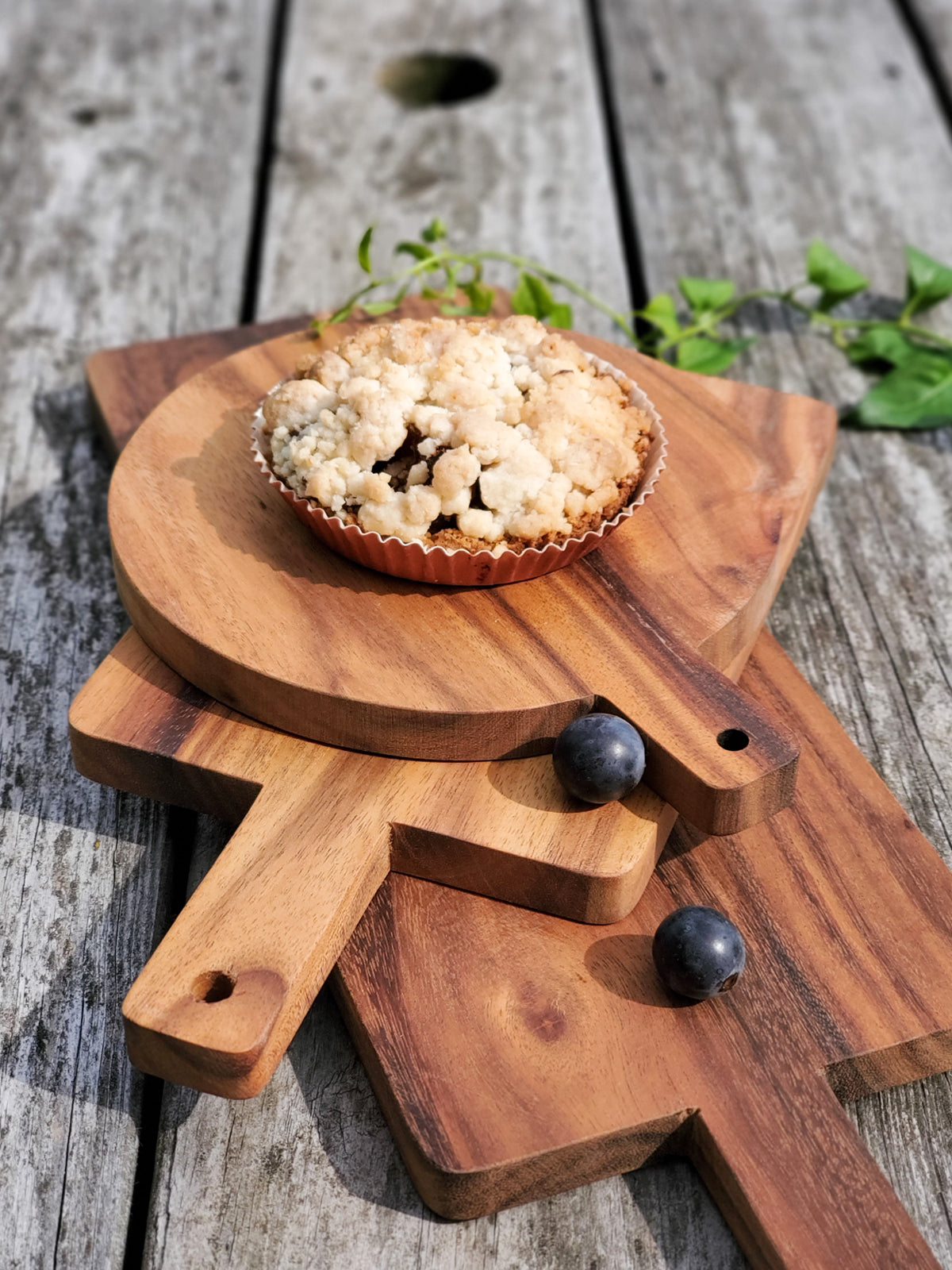 KORISSA Small Handcrafted Albizia Wood Serving Board