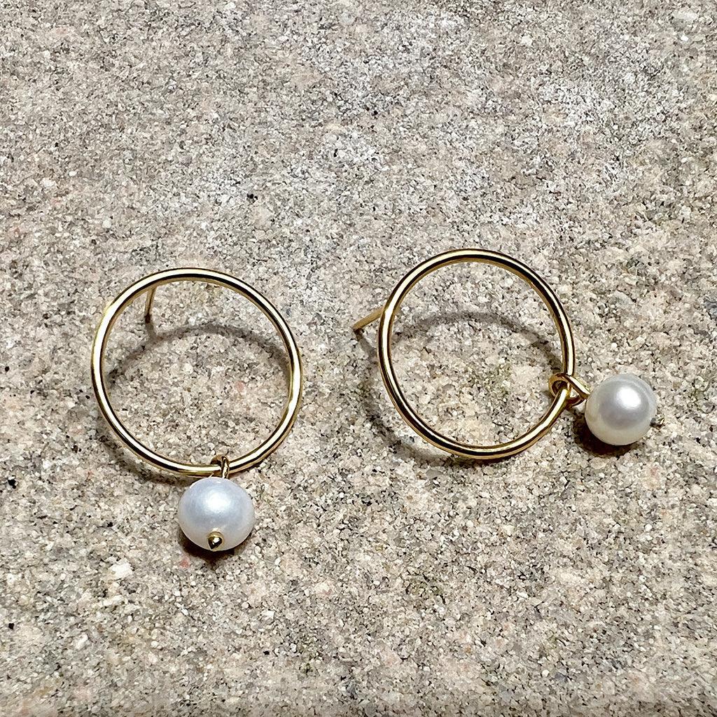 Circle Freshwater Pearl Earrings